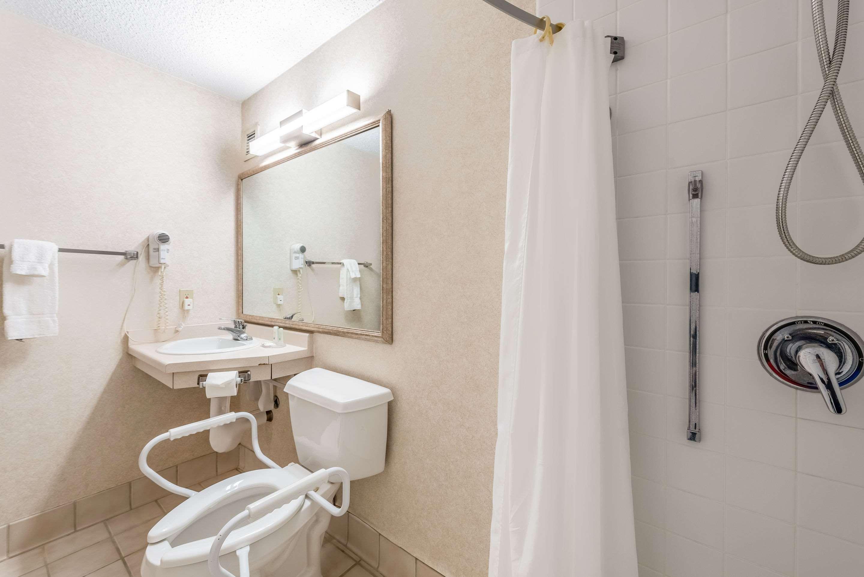 Quality Inn & Suites Brainerd Bagian luar foto