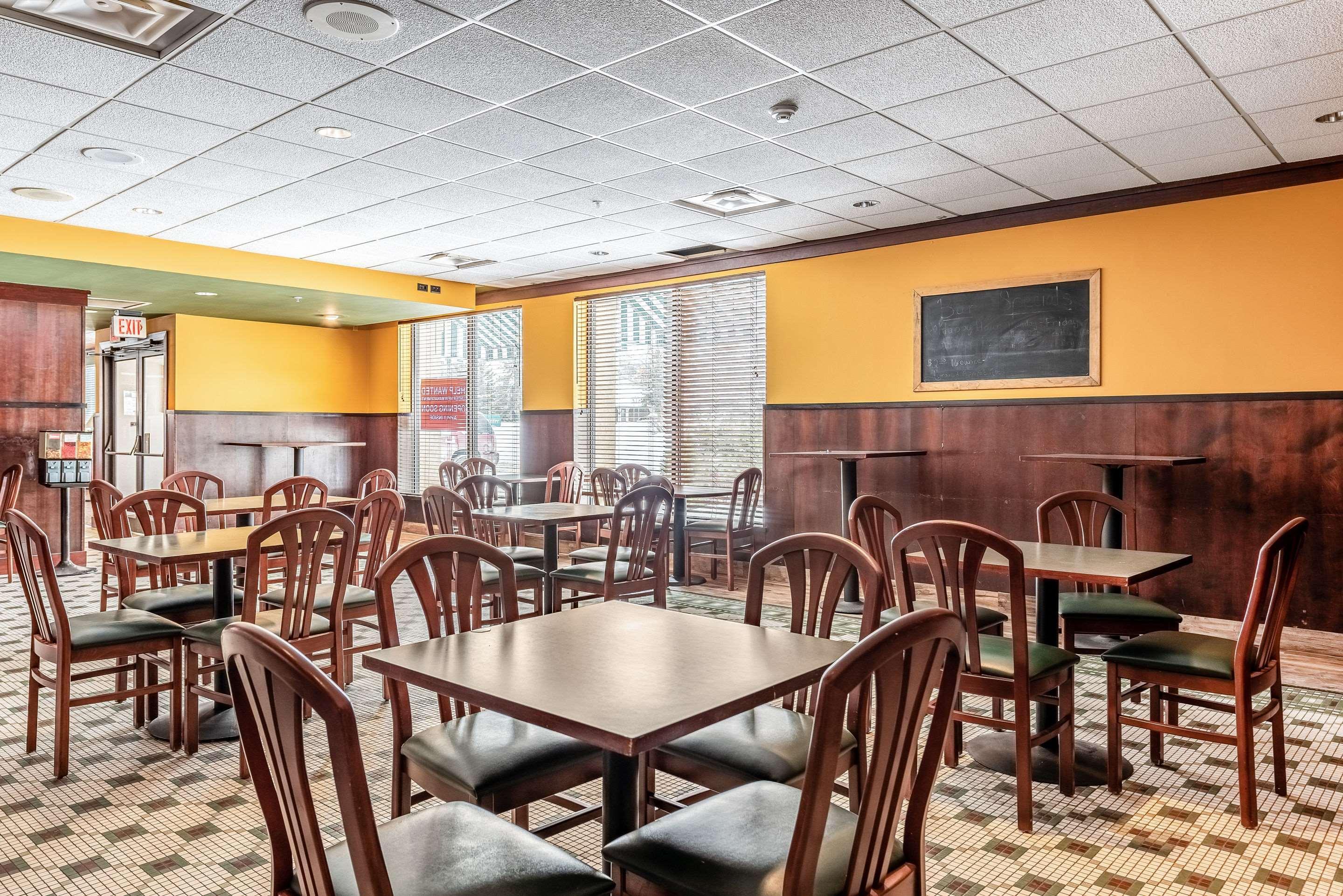Quality Inn & Suites Brainerd Bagian luar foto
