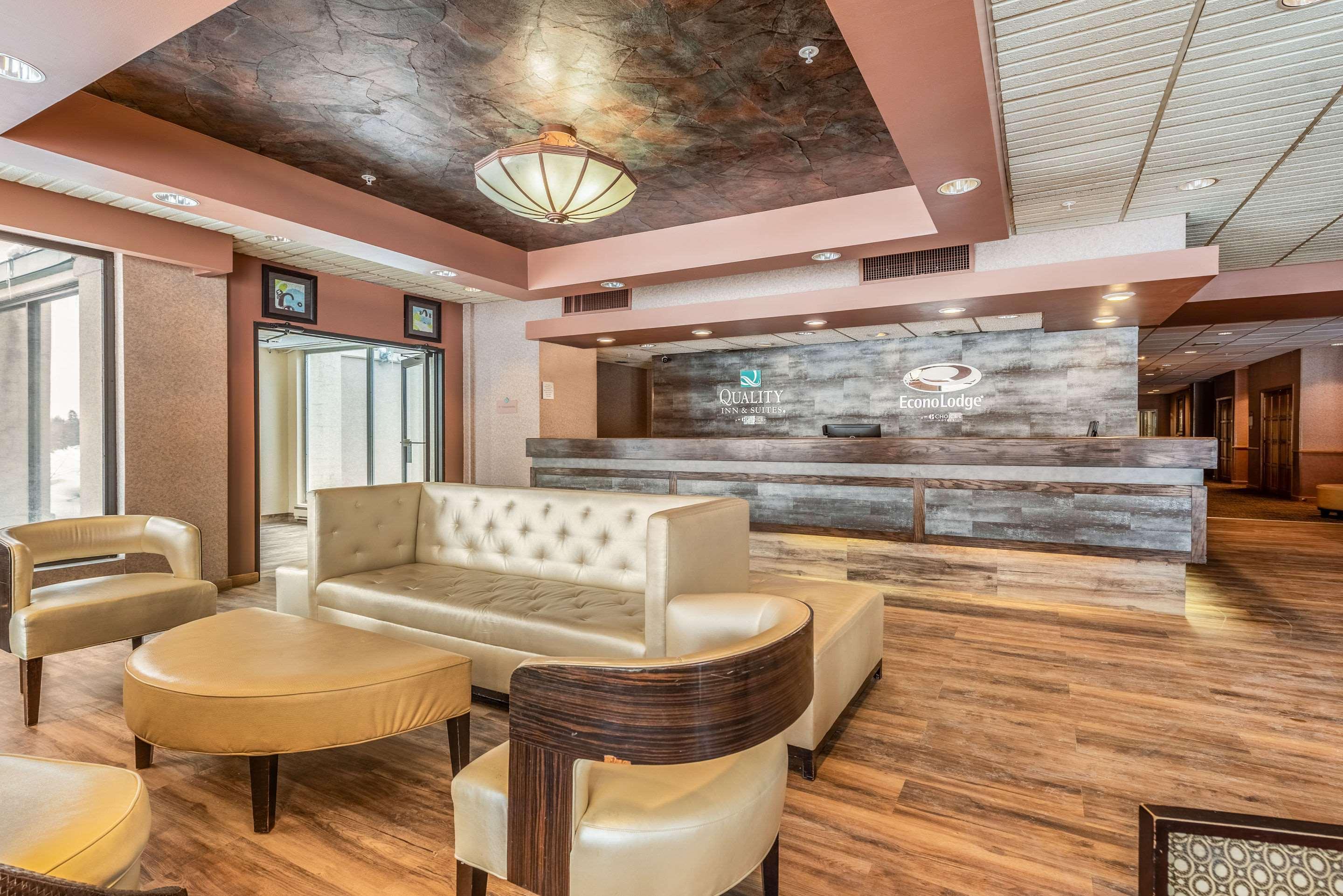Quality Inn & Suites Brainerd Bagian luar foto
