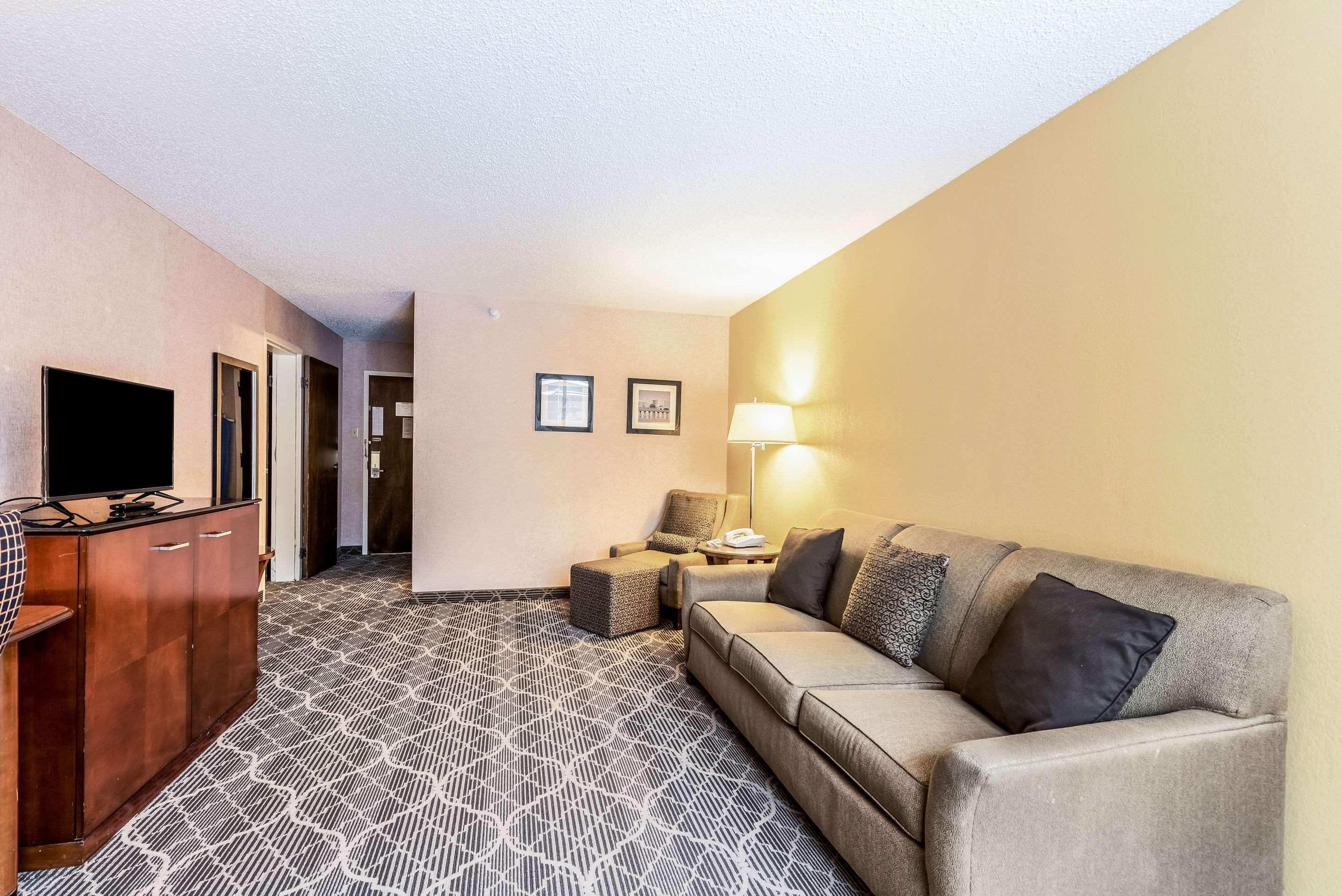 Quality Inn & Suites Brainerd Bagian luar foto